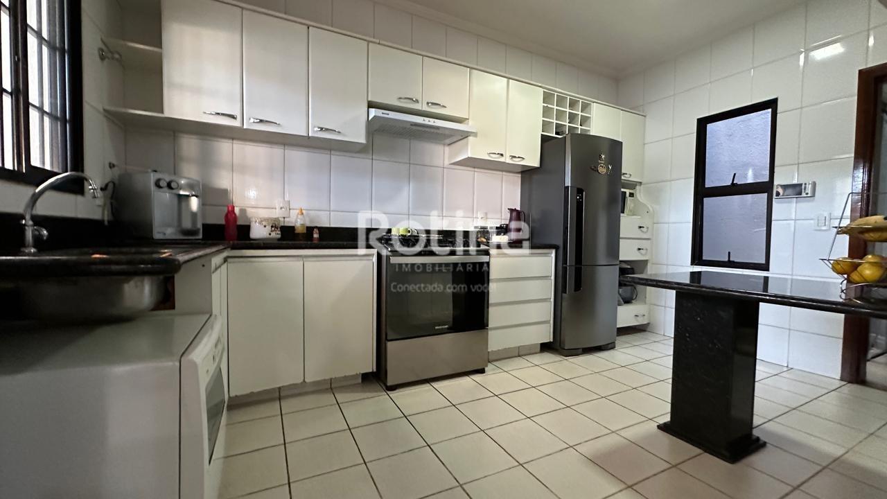 Casa à venda, 5 quartos em Uberlândia no bairro Vigilato Pereira no valor de R$ 1.150.000,00 - Rotina Imobiliária: 