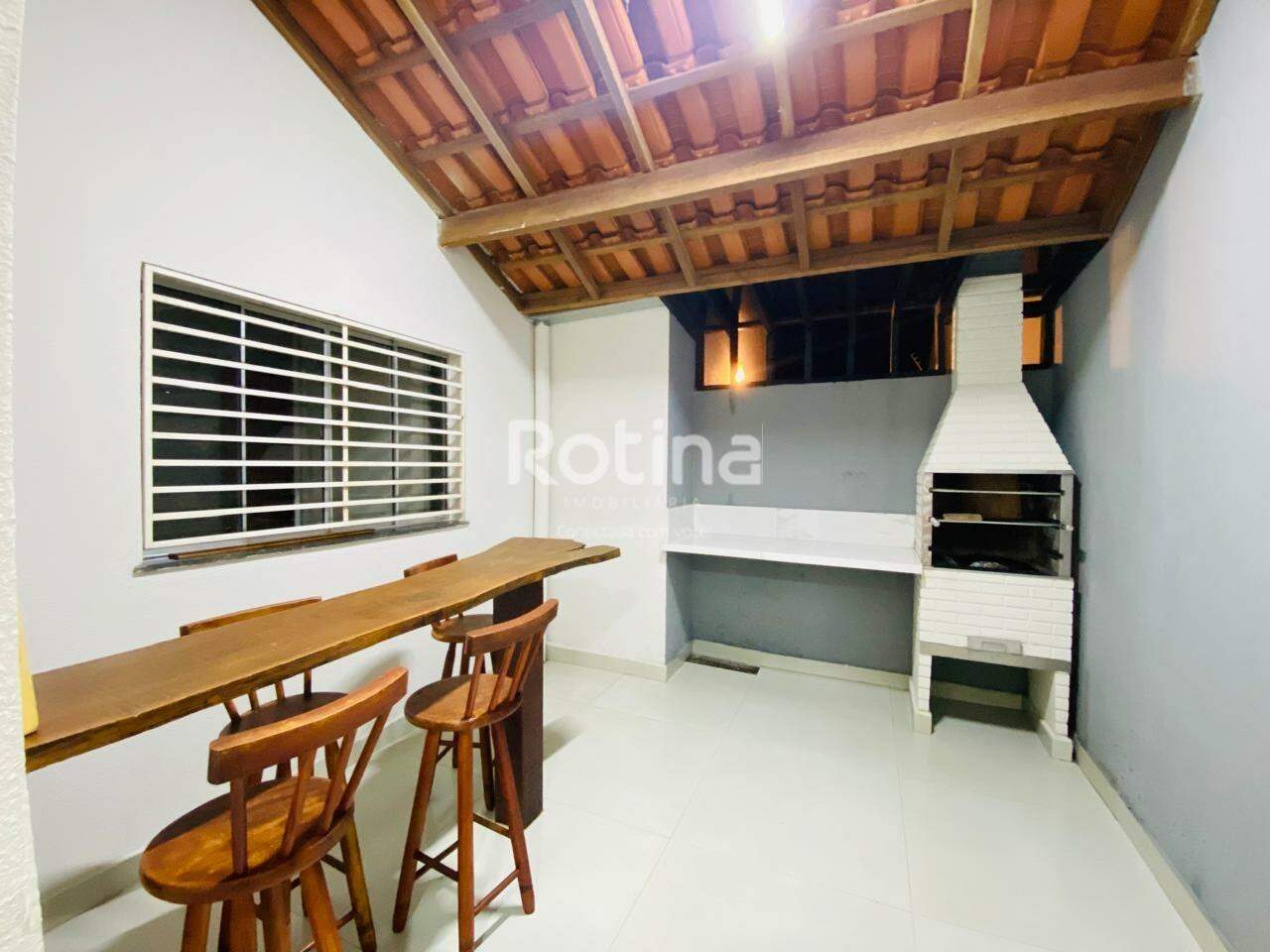 Apartamento à venda, 3 quartos em Uberlândia no bairro Vigilato Pereira no valor de R$ 350.000,00 - Rotina Imobiliária: 