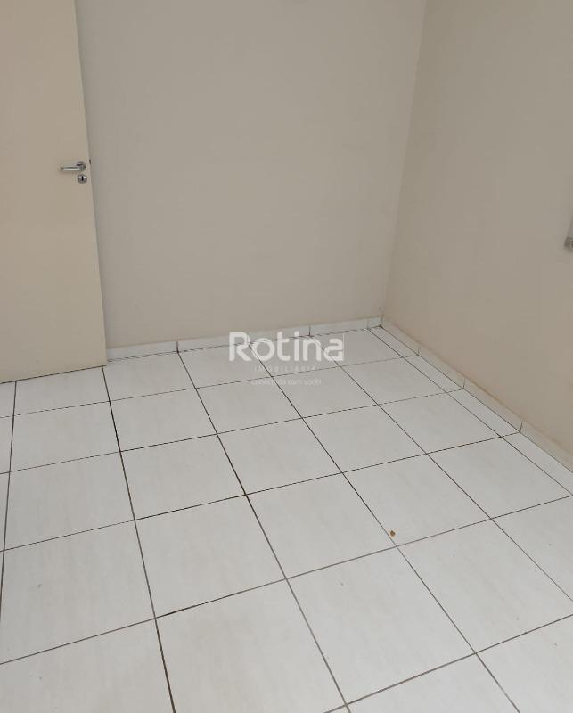 Apartamento para alugar, 2 quartos em Uberlândia no bairro Chacaras Tubalina e Quartel no valor de R$ 900,00 - Rotina Imobiliária: 