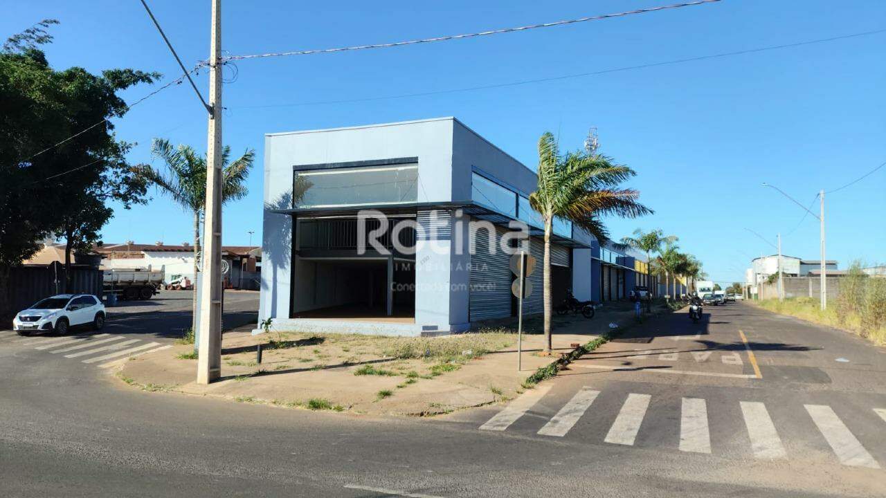 Galpão para alugar, em Uberlândia no bairro Segismundo Pereira no valor de R$ 16.000,00 - Rotina Imobiliária: 