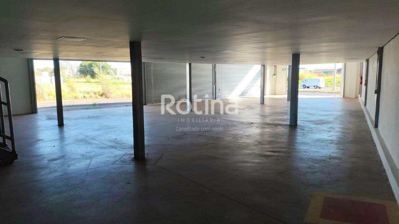 Galpão para alugar, em Uberlândia no bairro Segismundo Pereira no valor de R$ 16.000,00 - Rotina Imobiliária: 