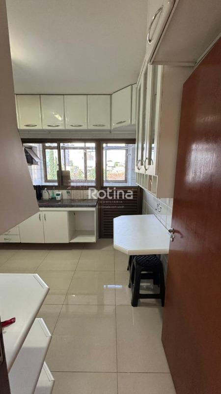 Apartamento para alugar, 3 quartos em Uberlândia no bairro Patrimônio no valor de R$ 3.850,00 - Rotina Imobiliária: 