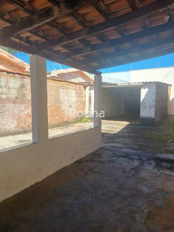Terreno à venda, em Uberlândia no bairro Santa Mônica no valor de R$ 450.000,00 - Rotina Imobiliária: 