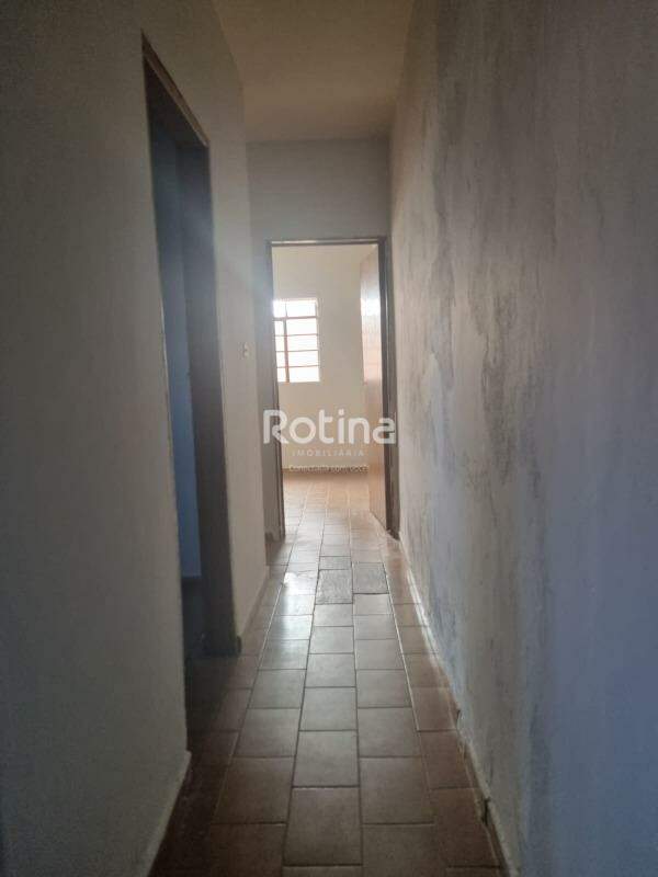 Terreno à venda, em Uberlândia no bairro Santa Mônica no valor de R$ 450.000,00 - Rotina Imobiliária: 