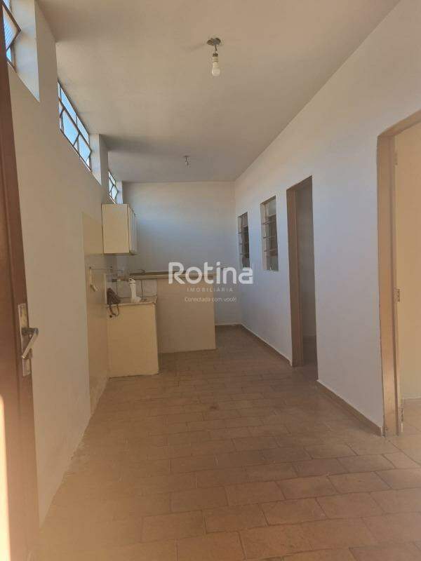 Terreno à venda, em Uberlândia no bairro Santa Mônica no valor de R$ 450.000,00 - Rotina Imobiliária: 