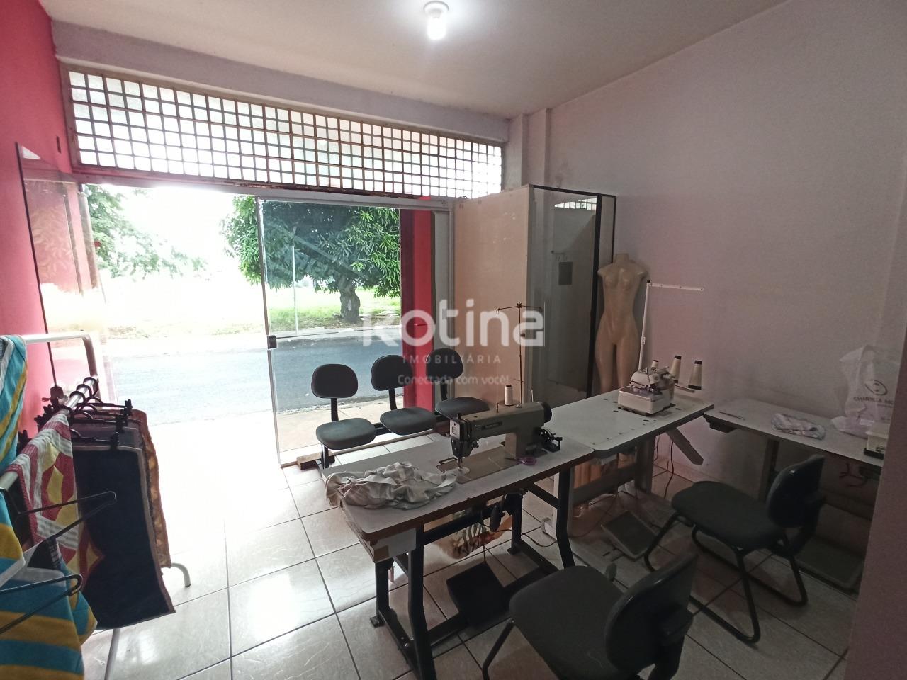 Comercial para alugar, 3 quartos em Uberlândia no bairro Mansour no valor de R$ 1.000,00 - Rotina Imobiliária: 