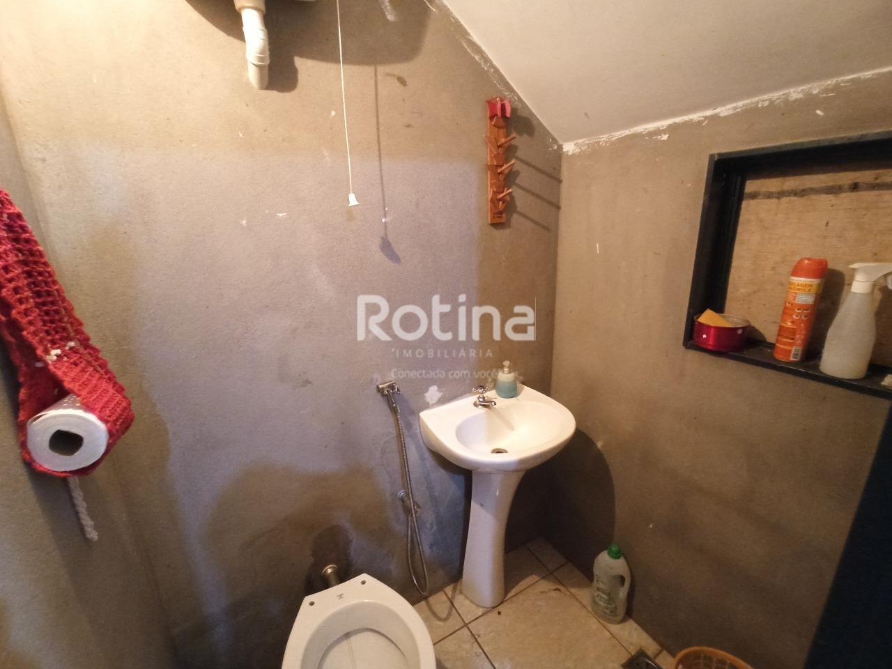 Comercial para alugar, 3 quartos em Uberlândia no bairro Mansour no valor de R$ 1.000,00 - Rotina Imobiliária: 