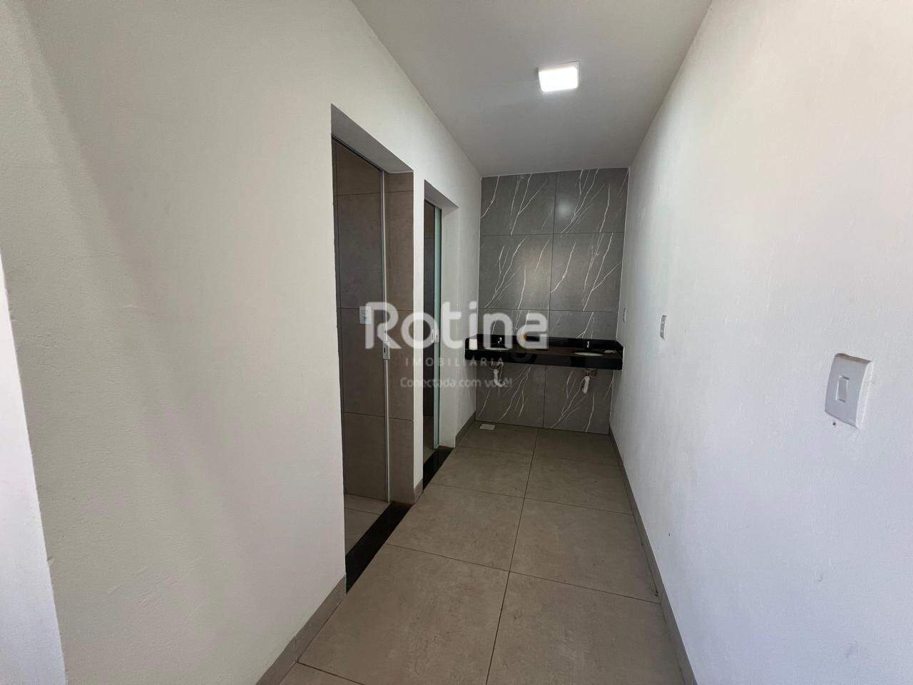 Galpão para alugar, em Uberlândia no bairro Nossa Senhora das Graças no valor de R$ 7.000,00 - Rotina Imobiliária: 