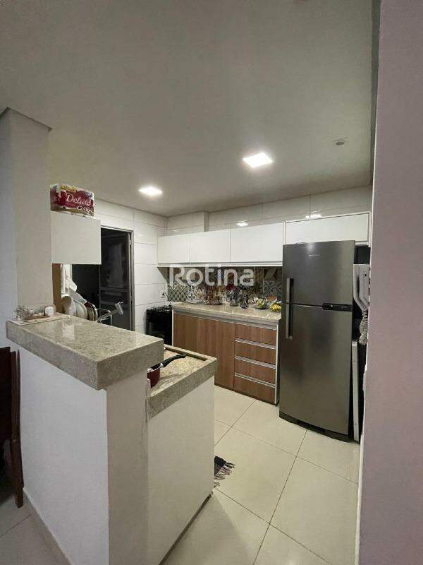 Apartamento à venda, 2 quartos em Uberlândia no bairro Chacaras Tubalina e Quartel no valor de R$ 200.000,00 - Rotina Imobiliária: 