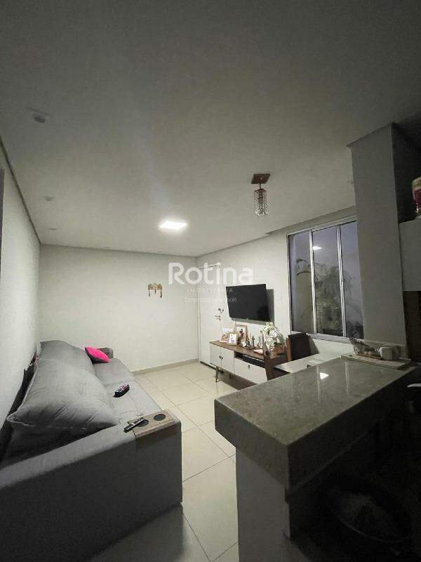 Apartamento à venda, 2 quartos em Uberlândia no bairro Chacaras Tubalina e Quartel no valor de R$ 200.000,00 - Rotina Imobiliária: 