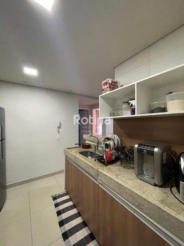 Apartamento à venda, 2 quartos em Uberlândia no bairro Chacaras Tubalina e Quartel no valor de R$ 200.000,00 - Rotina Imobiliária: 