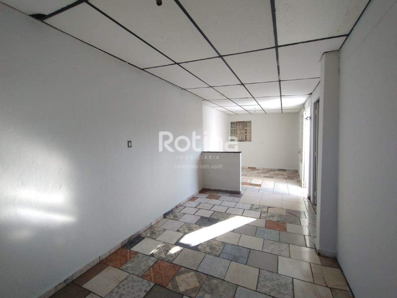 Casa para alugar, 1 quarto em Uberlândia no bairro Tibery no valor de R$ 900,00 - Rotina Imobiliária: 