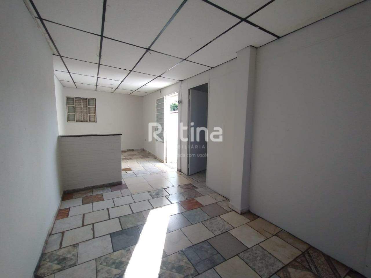 Casa para alugar, 1 quarto em Uberlândia no bairro Tibery no valor de R$ 900,00 - Rotina Imobiliária: 