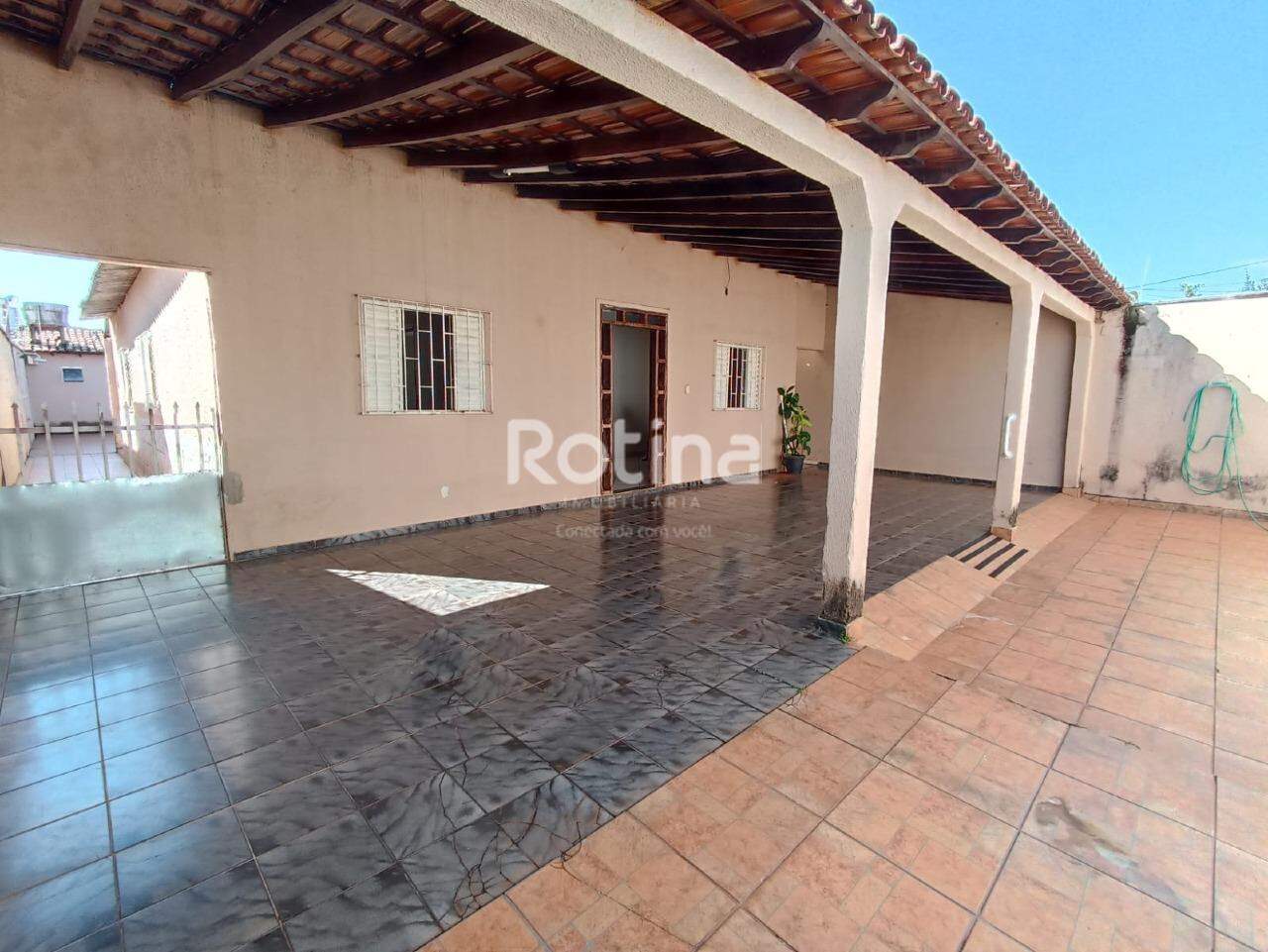 Casa à venda, 3 quartos em Uberlândia no bairro Granada no valor de R$ 470.000,00 - Rotina Imobiliária: 