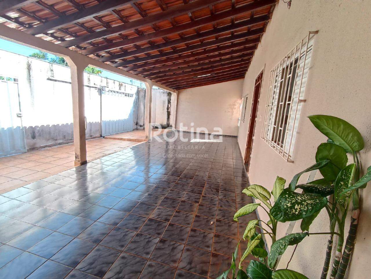 Casa à venda, 3 quartos em Uberlândia no bairro Granada no valor de R$ 470.000,00 - Rotina Imobiliária: 