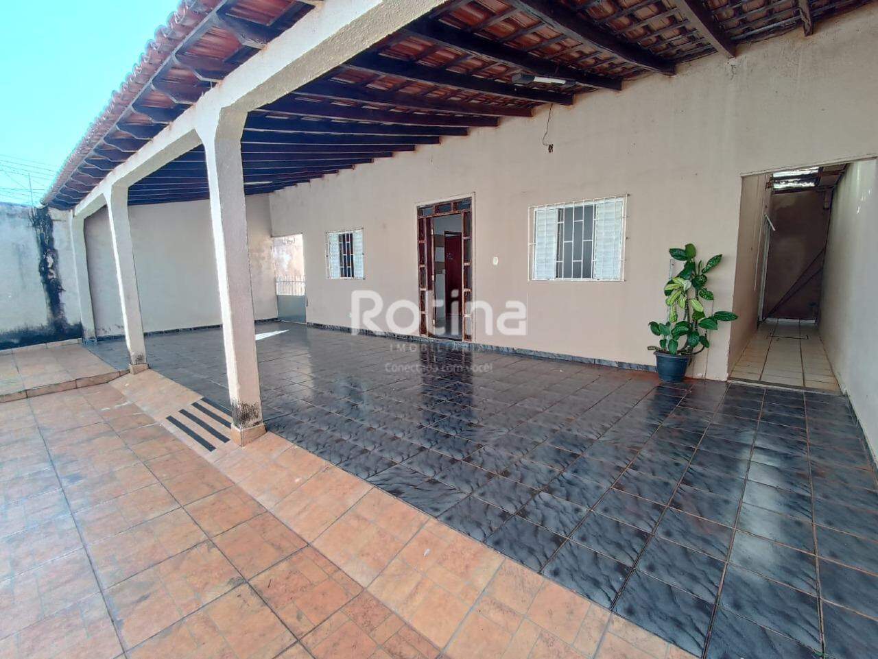 Casa à venda, 3 quartos em Uberlândia no bairro Granada no valor de R$ 470.000,00 - Rotina Imobiliária: 