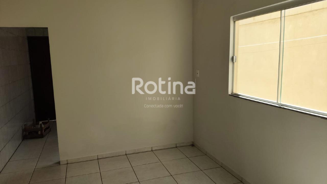 Casa para alugar, 3 quartos em Uberlândia no bairro Segismundo Pereira no valor de R$ 3.000,00 - Rotina Imobiliária: 