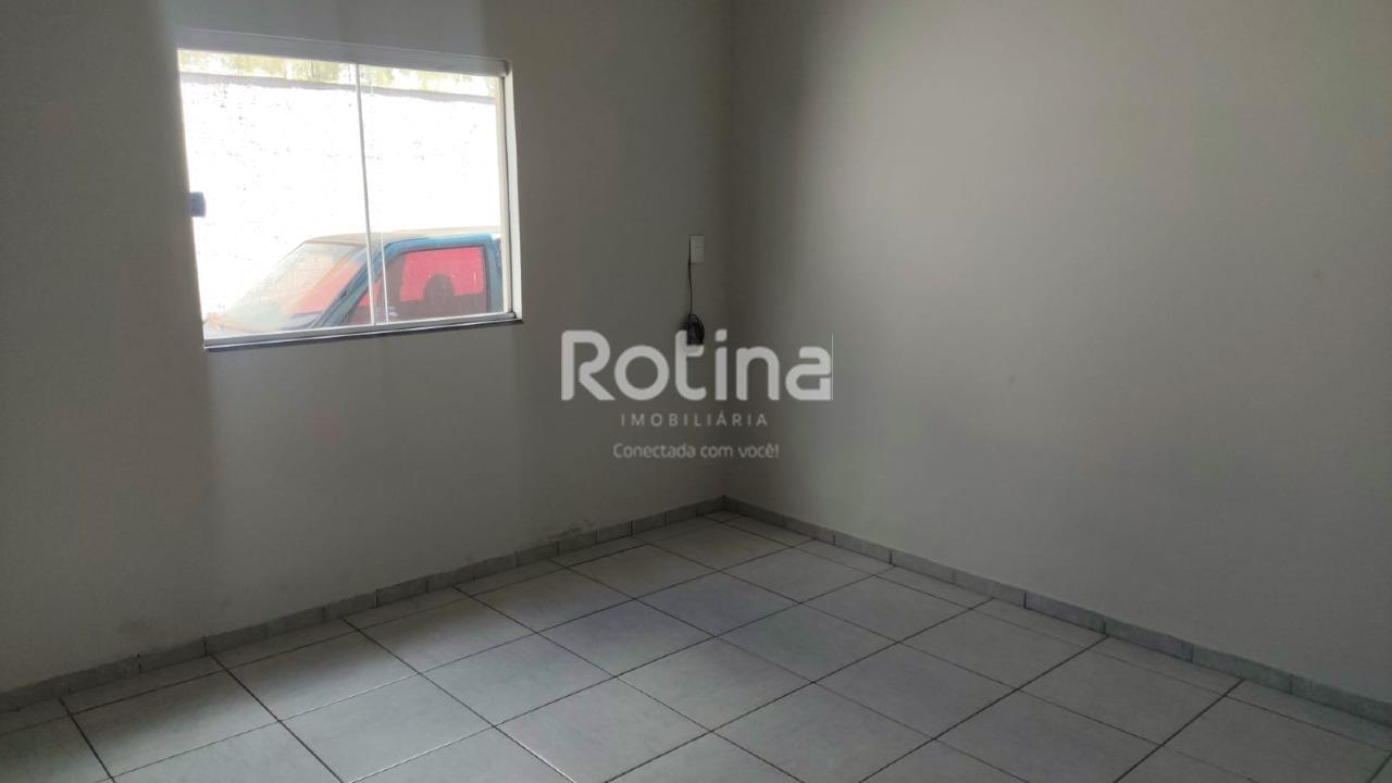 Casa para alugar, 3 quartos em Uberlândia no bairro Segismundo Pereira no valor de R$ 3.000,00 - Rotina Imobiliária: 