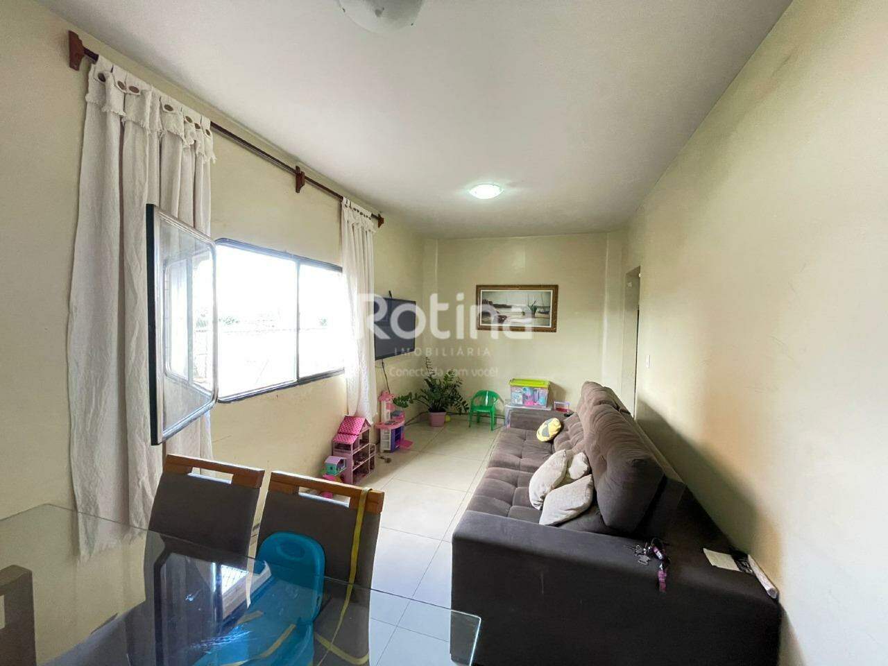 Apartamento à venda, 3 quartos em Uberlândia no bairro Brasil no valor de R$ 270.000,00 - Rotina Imobiliária: 