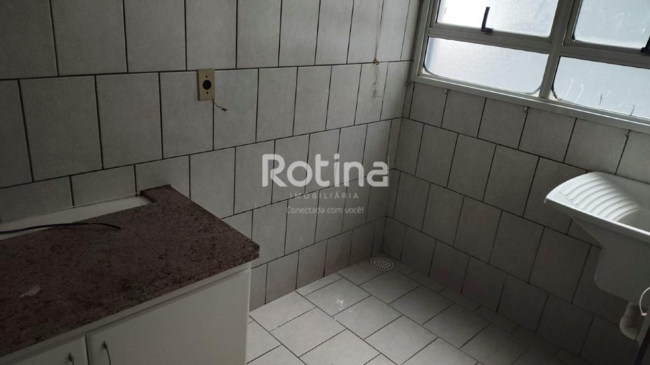 Apartamento para alugar, 3 quartos em Uberlândia no bairro Santa Mônica no valor de R$ 1.800,00 - Rotina Imobiliária: 