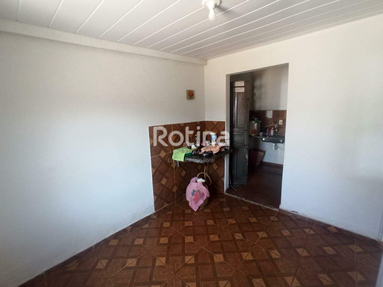 Casa à venda, 3 quartos em Uberlândia no bairro Granada no valor de R$ 370.000,00 - Rotina Imobiliária: 