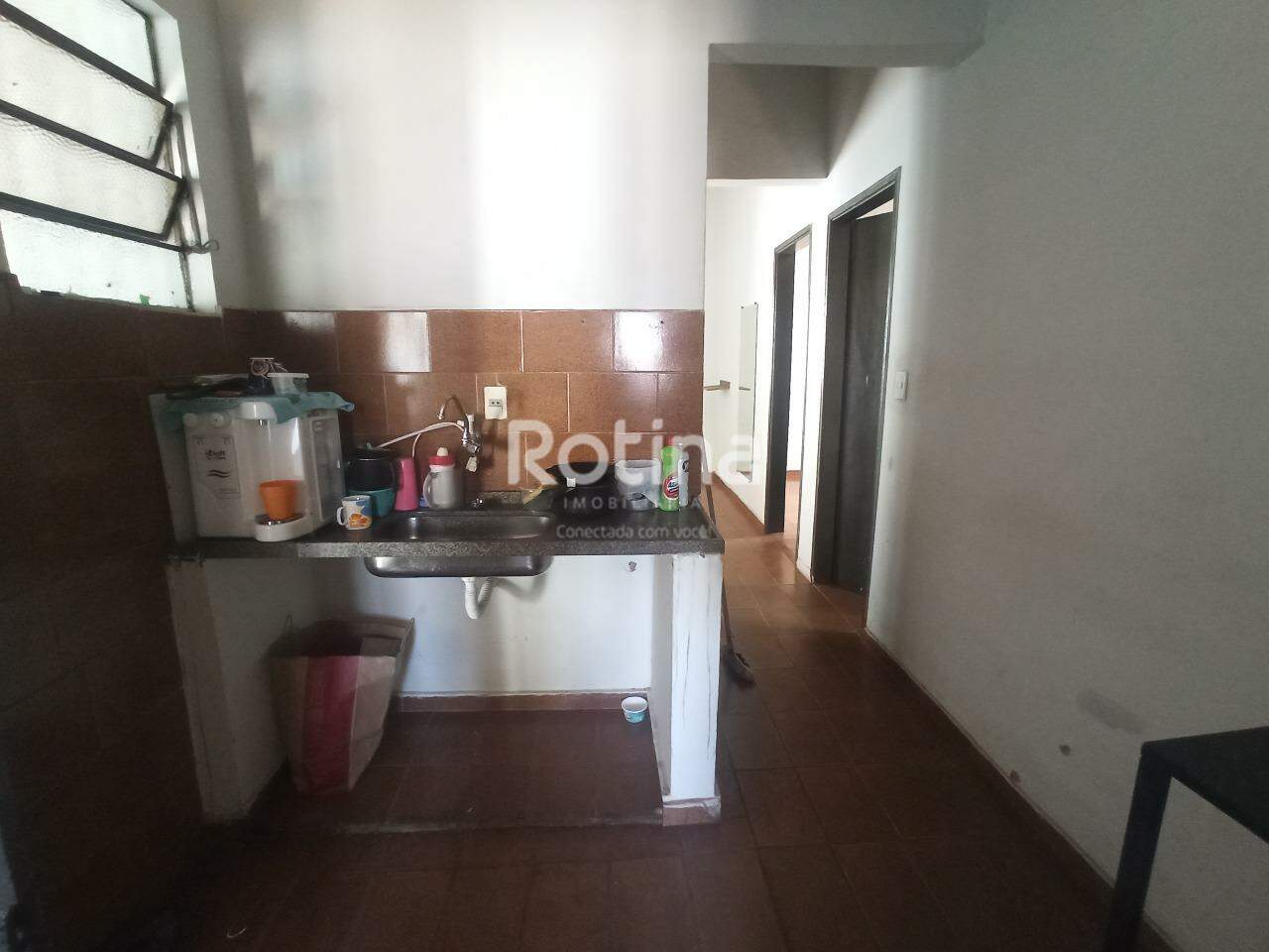 Casa à venda, 3 quartos em Uberlândia no bairro Granada no valor de R$ 370.000,00 - Rotina Imobiliária: 