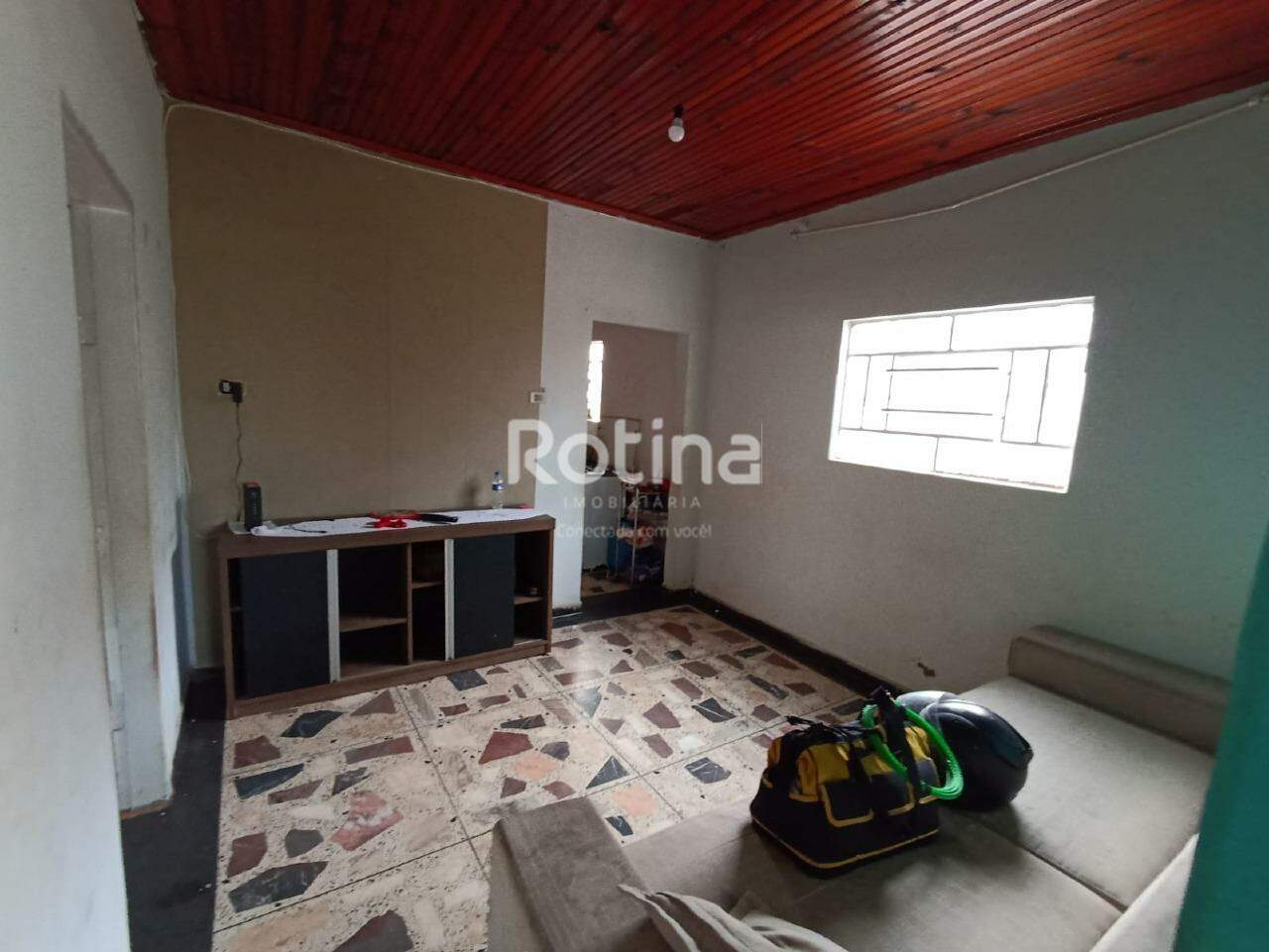 Terreno à venda, em Uberlândia no bairro Presidente Roosevelt no valor de R$ 480.000,00 - Rotina Imobiliária: 
