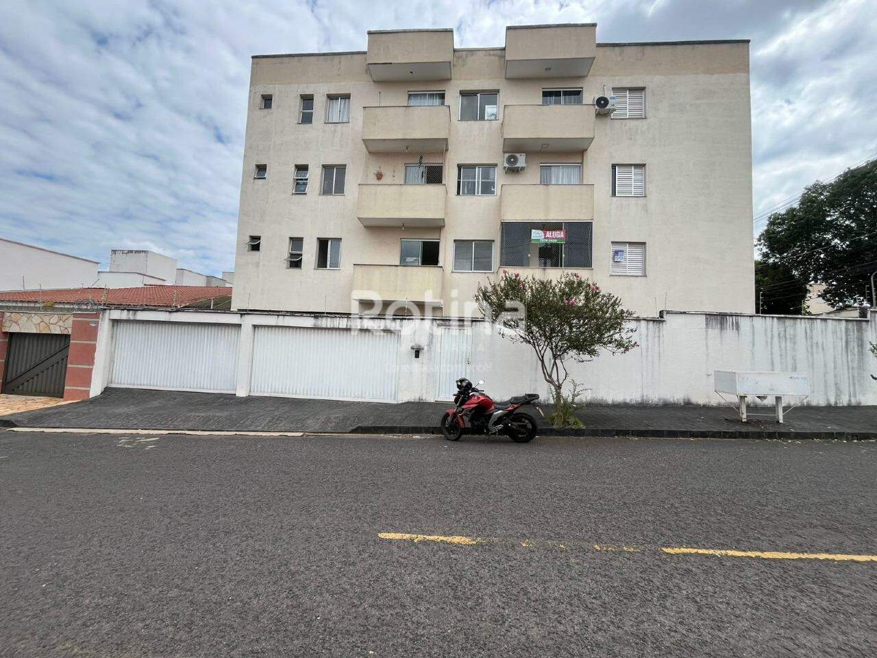 Apartamento para alugar, 2 quartos em Uberlândia no bairro Santa Mônica no valor de R$ 1.500,00 - Rotina Imobiliária: 