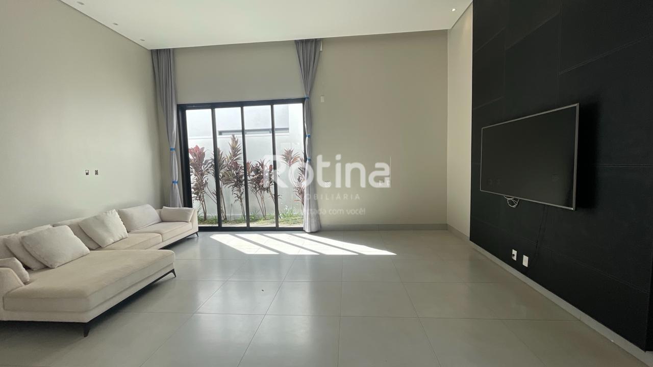Casa para alugar, 3 quartos em Uberlândia no bairro Gávea no valor de R$ 10.000,00 - Rotina Imobiliária: 