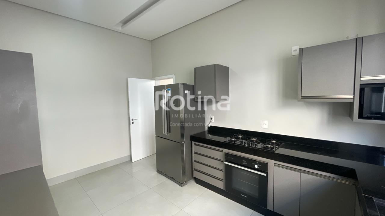 Casa para alugar, 3 quartos em Uberlândia no bairro Gávea no valor de R$ 12.000,00 - Rotina Imobiliária: 