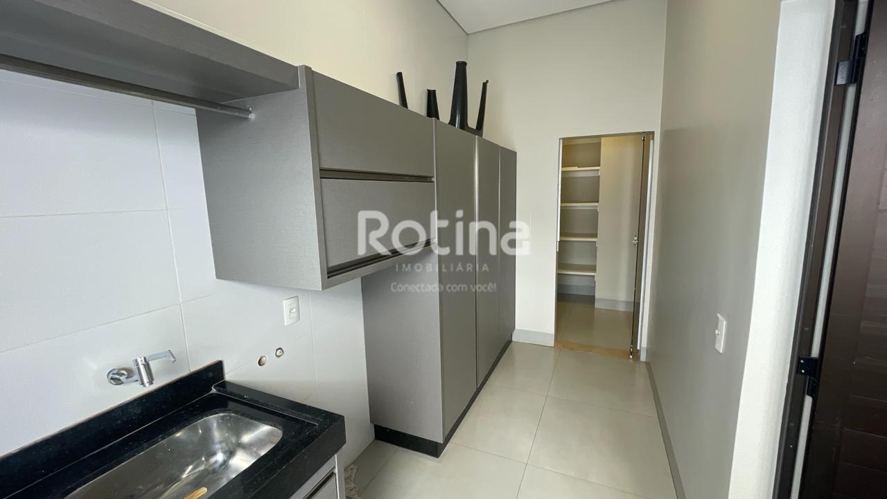 Casa para alugar, 3 quartos em Uberlândia no bairro Gávea no valor de R$ 12.000,00 - Rotina Imobiliária: 