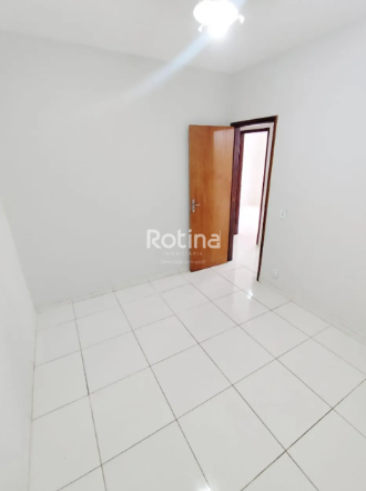 Casa à venda, 3 quartos em Uberlândia no bairro Santa Mônica no valor de R$ 650.000,00 - Rotina Imobiliária: 
