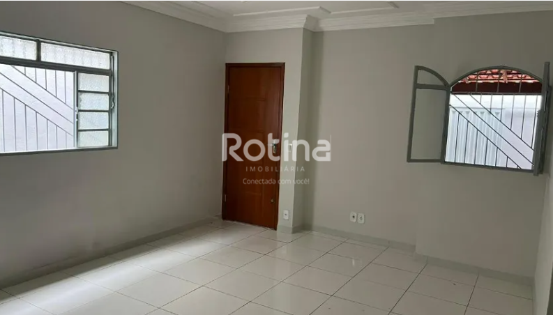 Casa à venda, 3 quartos em Uberlândia no bairro Santa Mônica no valor de R$ 650.000,00 - Rotina Imobiliária: 