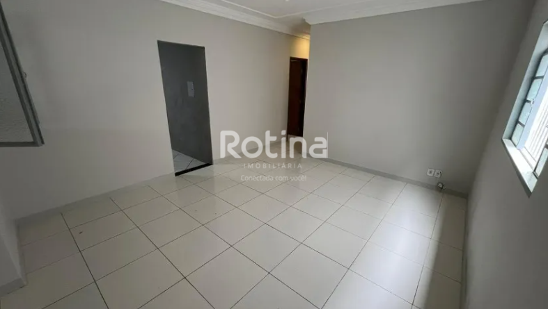 Casa à venda, 3 quartos em Uberlândia no bairro Santa Mônica no valor de R$ 650.000,00 - Rotina Imobiliária: 