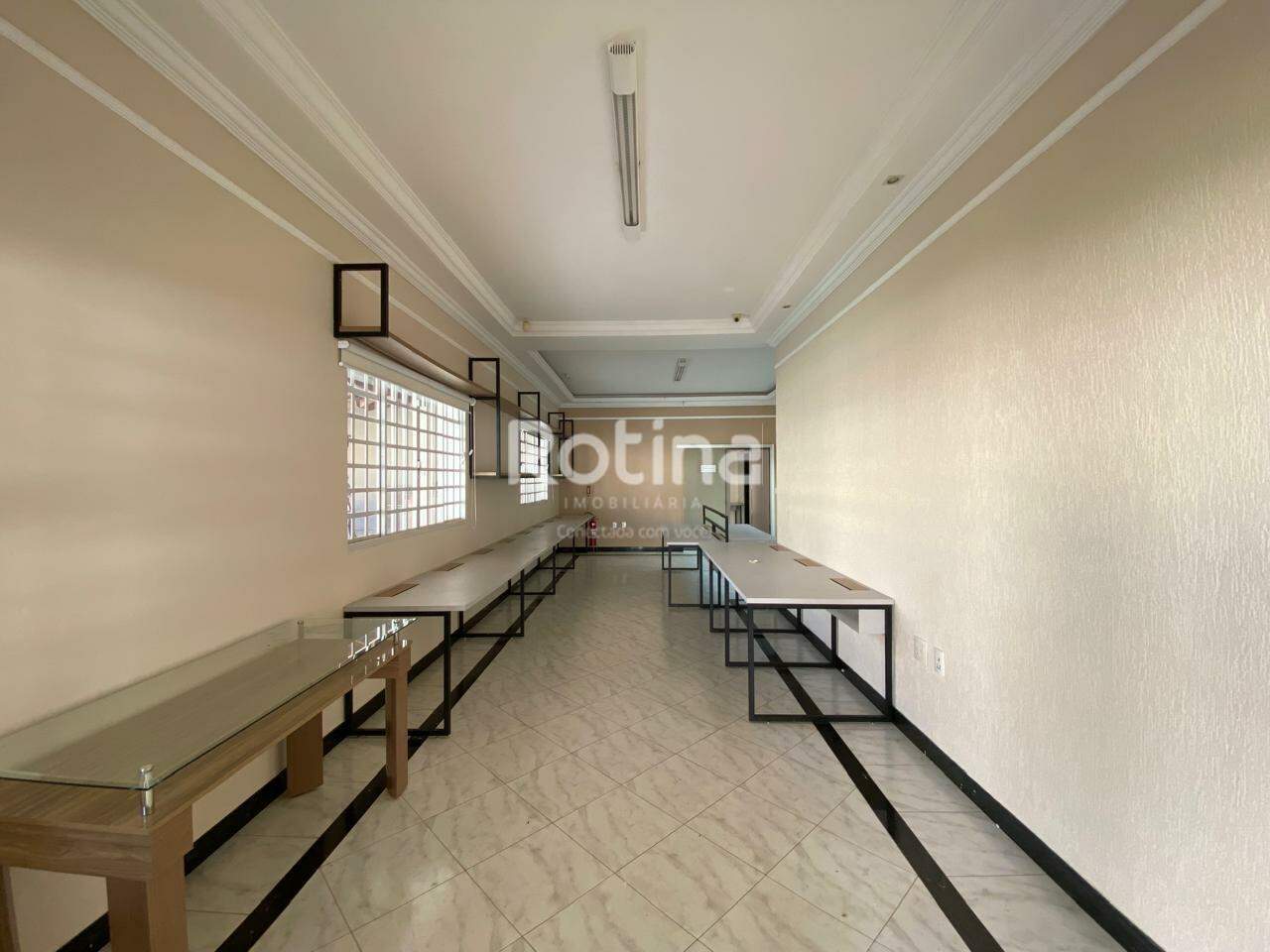 Casa Comercial para alugar, 5 quartos em Uberlândia no bairro Santa Mônica no valor de R$ 10.000,00 - Rotina Imobiliária: 