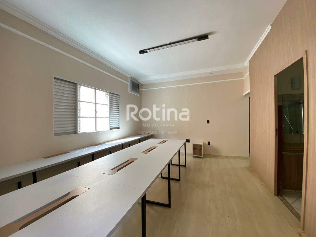 Casa Comercial para alugar, 5 quartos em Uberlândia no bairro Santa Mônica no valor de R$ 10.000,00 - Rotina Imobiliária: 