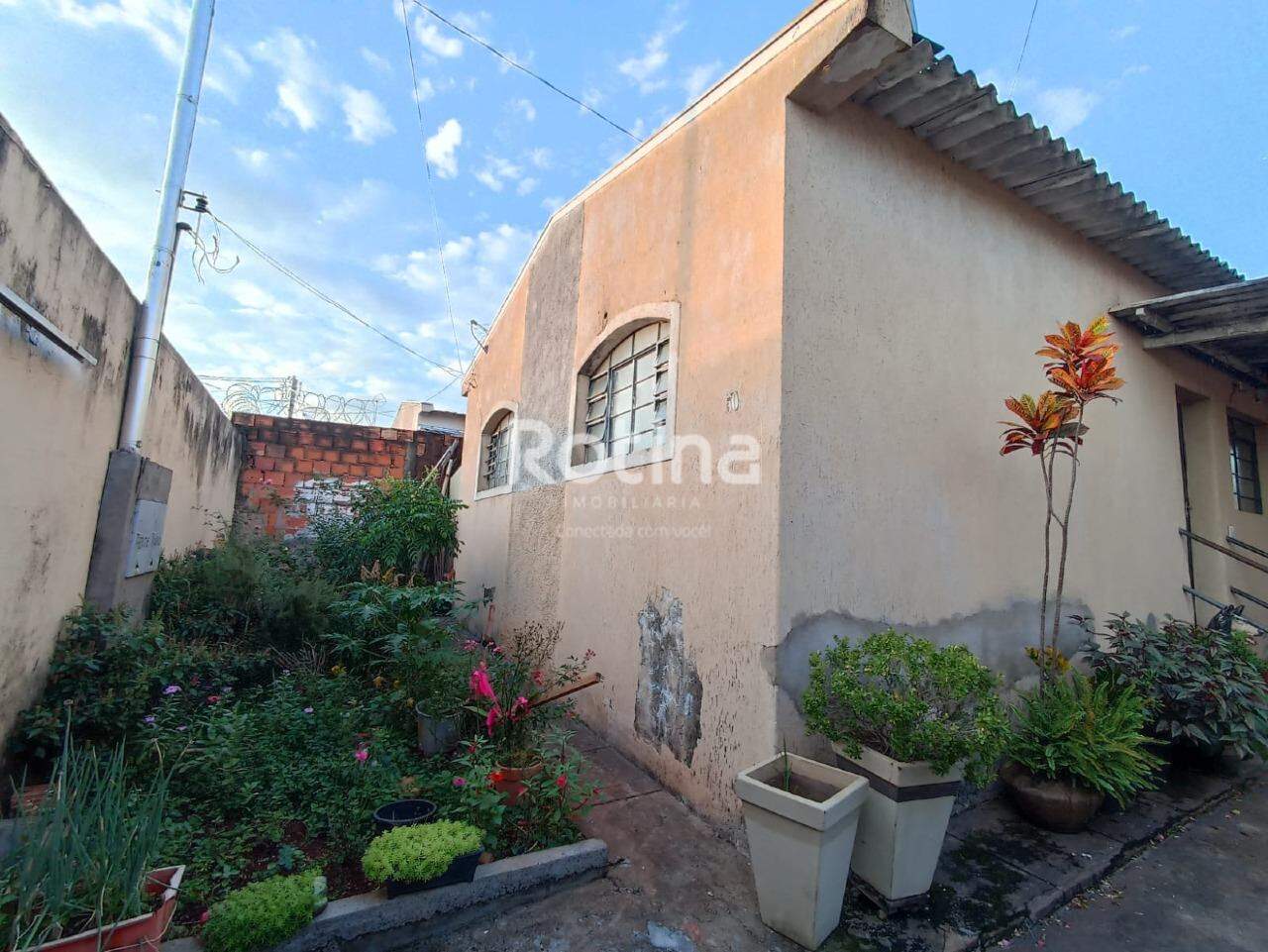 Casa à venda, 3 quartos em Uberlândia no bairro Jardim Brasília no valor de R$ 400.000,00 - Rotina Imobiliária: 