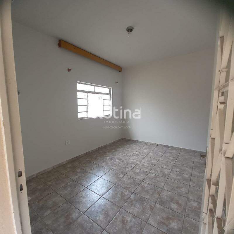 Casa à venda, 4 quartos em Uberlândia no bairro Osvaldo Rezende no valor de R$ 370.000,00 - Rotina Imobiliária: 
