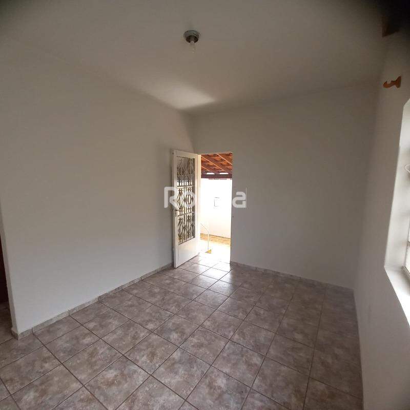 Casa à venda, 4 quartos em Uberlândia no bairro Osvaldo Rezende no valor de R$ 370.000,00 - Rotina Imobiliária: 