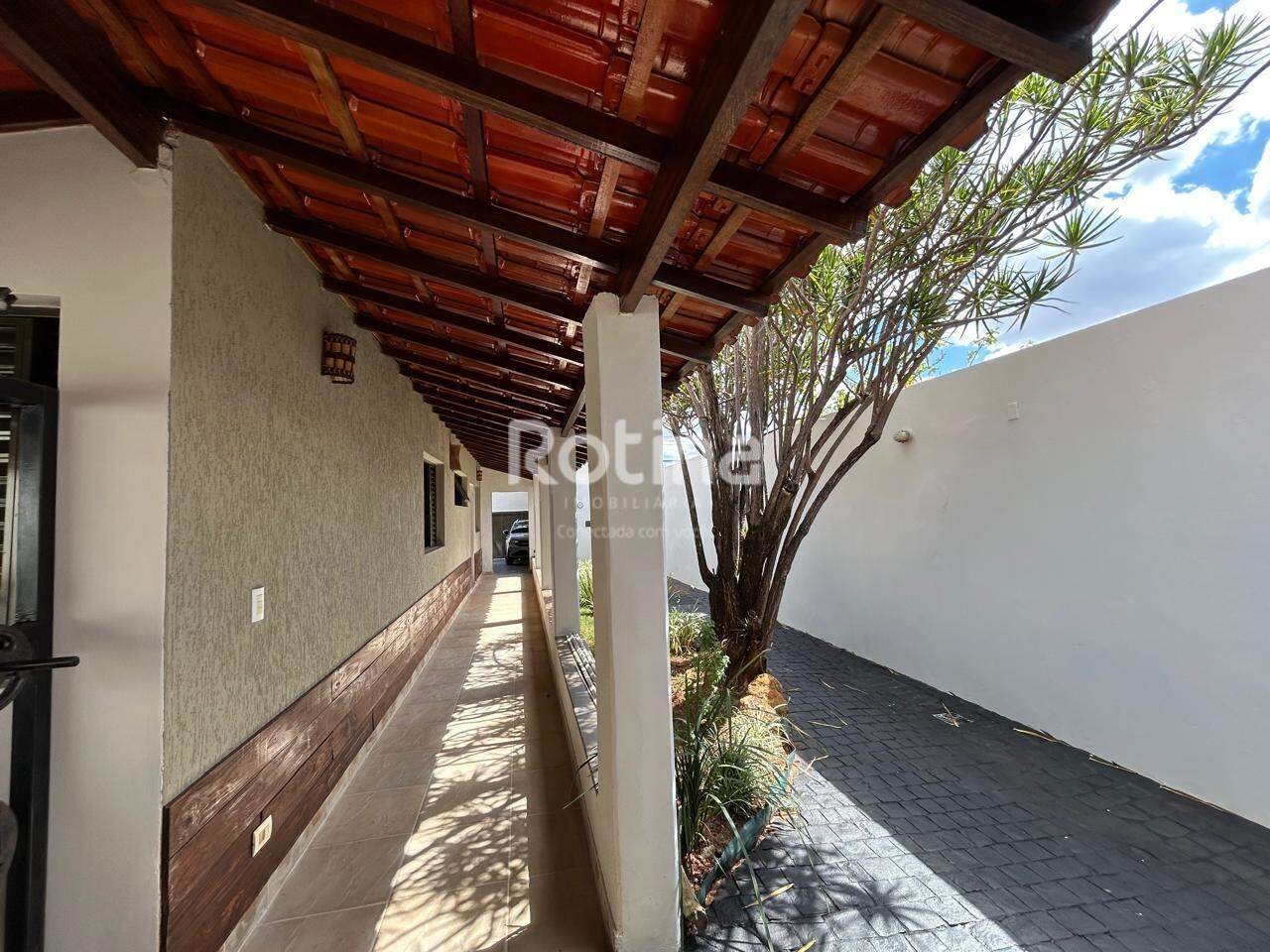 Casa à venda, 3 quartos em Uberlândia no bairro Morada da Colina no valor de R$ 1.500.000,00 - Rotina Imobiliária: 