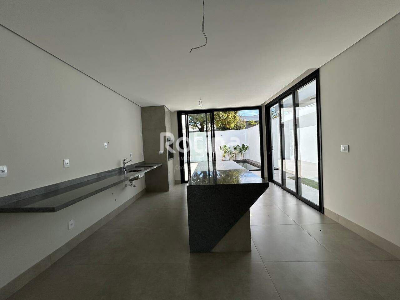 Casa Condomínio Fechado à venda, em Uberlândia no bairro Cond. Splendido no valor de R$ 1.890.000,00 - Rotina Imobiliária: 