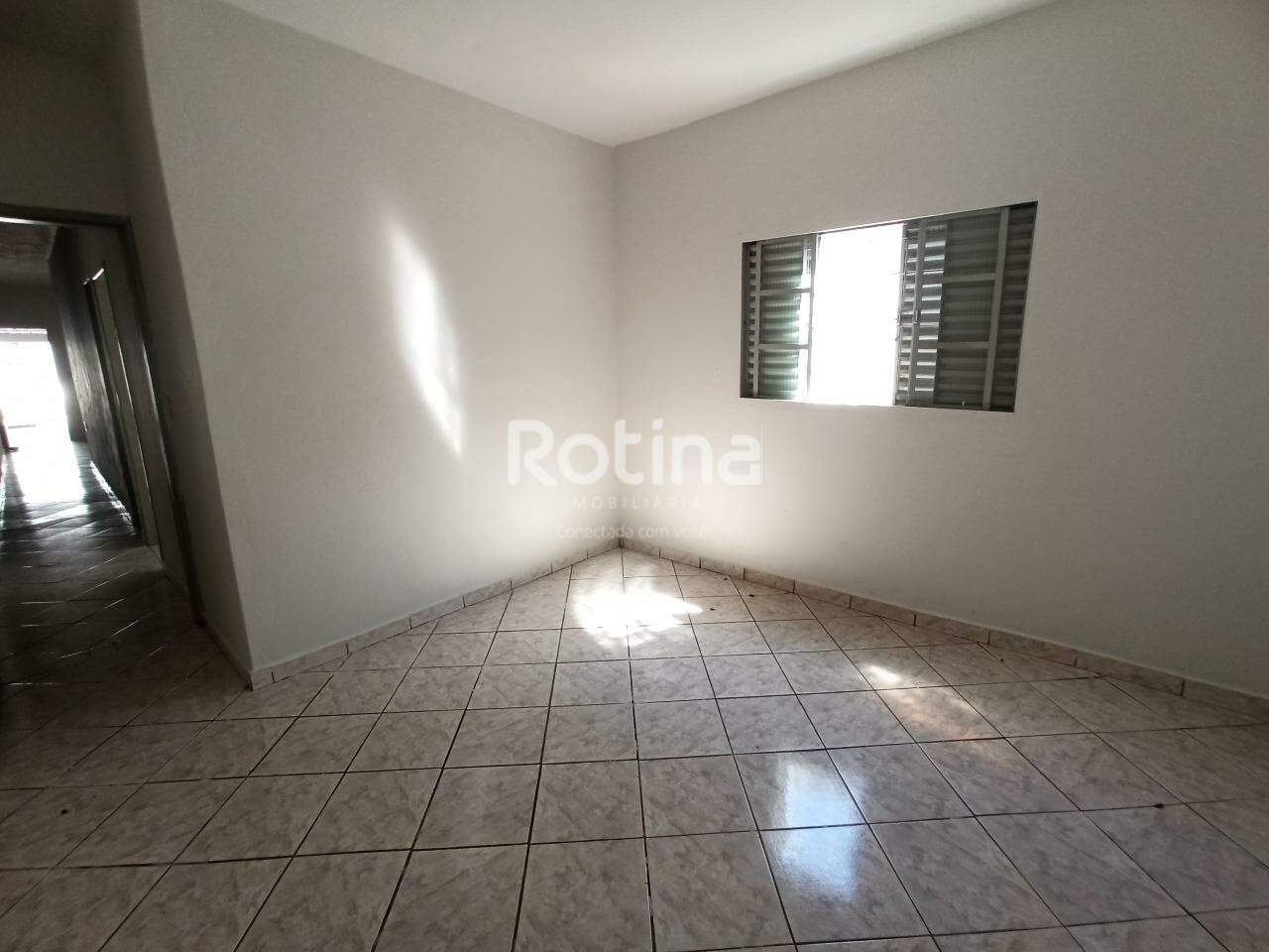 Casa para alugar, 2 quartos em Uberlândia no bairro Vigilato Pereira no valor de R$ 1.350,00 - Rotina Imobiliária: 