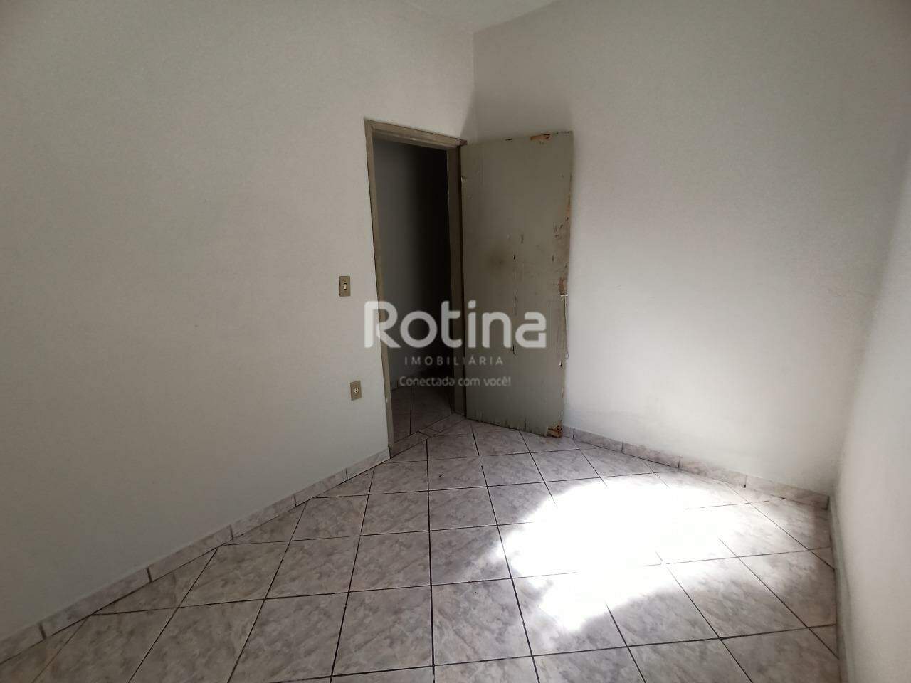 Casa para alugar, 2 quartos em Uberlândia no bairro Vigilato Pereira no valor de R$ 1.350,00 - Rotina Imobiliária: 