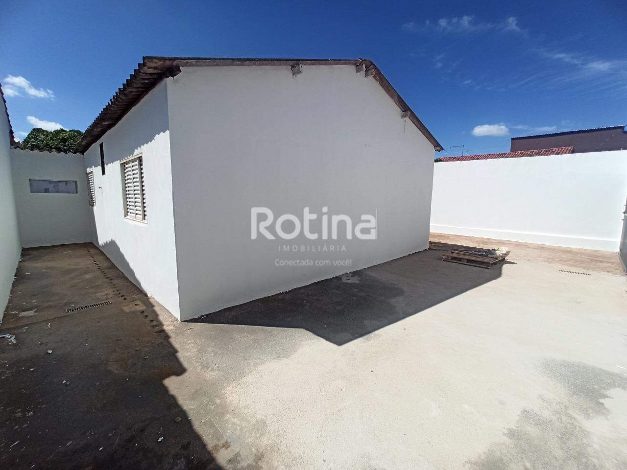 Casa para alugar, 2 quartos em Uberlândia no bairro São Jorge no valor de R$ 2.000,00 - Rotina Imobiliária: 