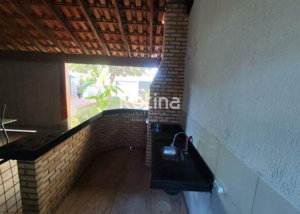 Casa para alugar, 2 quartos em Uberlândia no bairro Jardim Patrícia no valor de R$ 3.000,00 - Rotina Imobiliária: 