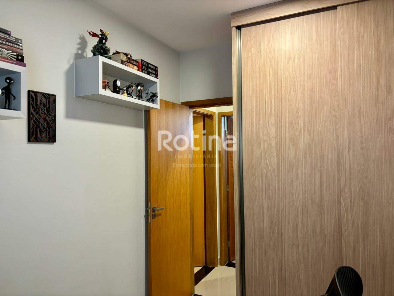 Apartamento à venda, 2 quartos em Uberlândia no bairro Santa Mônica no valor de R$ 330.000,00 - Rotina Imobiliária: 