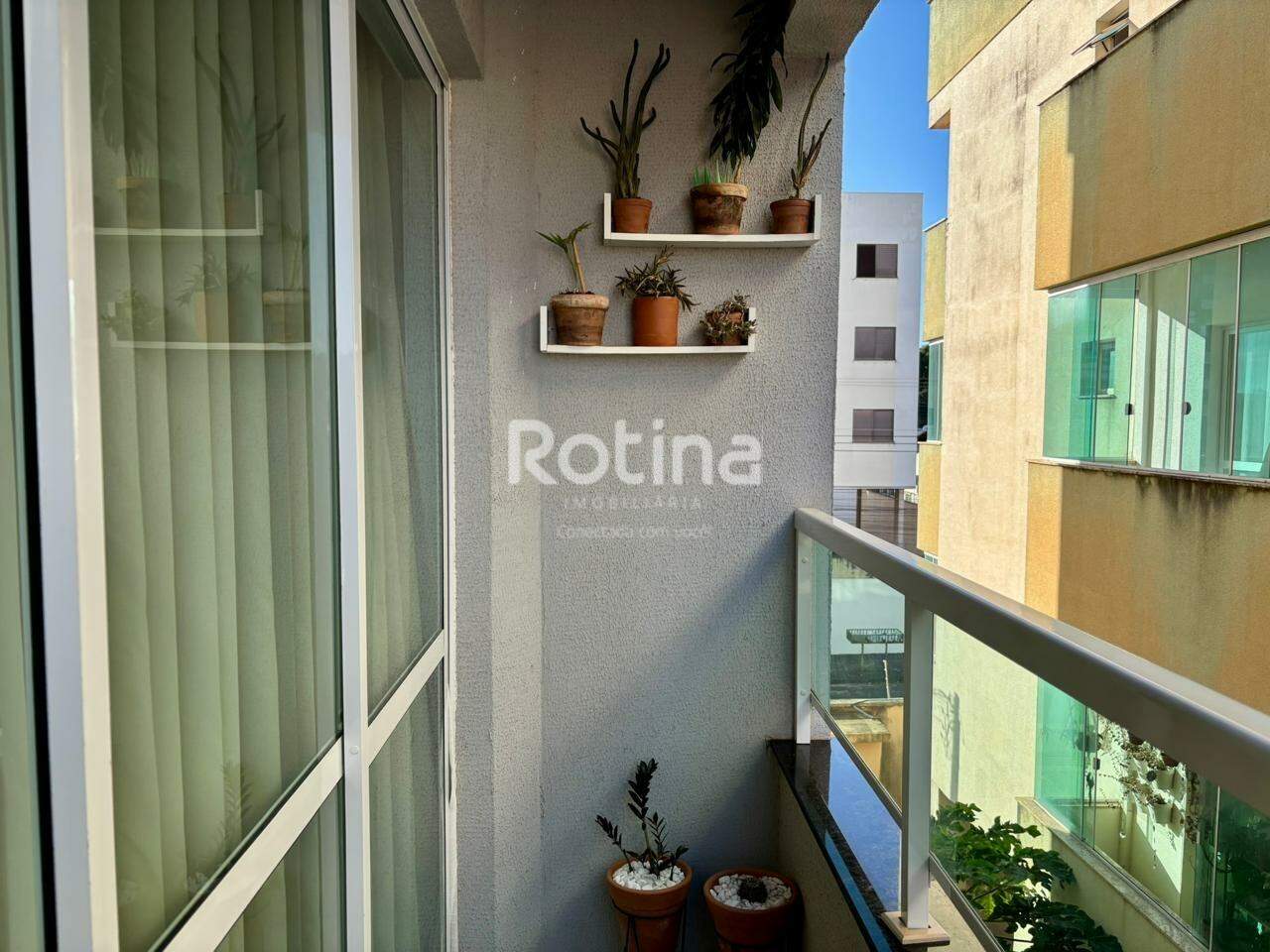 Apartamento à venda, 2 quartos em Uberlândia no bairro Santa Mônica no valor de R$ 330.000,00 - Rotina Imobiliária: 