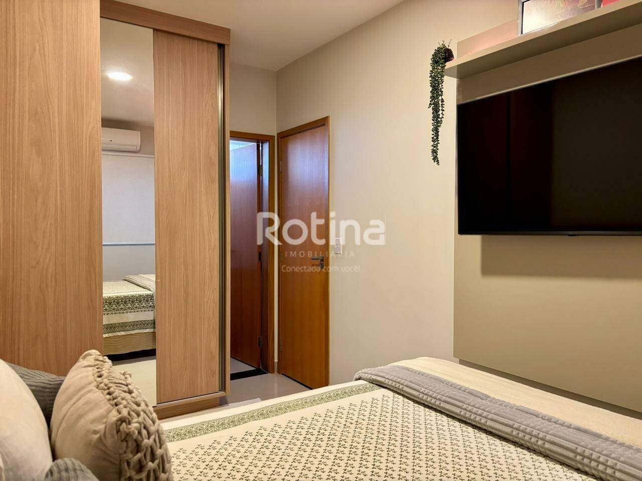 Apartamento à venda, 2 quartos em Uberlândia no bairro Santa Mônica no valor de R$ 330.000,00 - Rotina Imobiliária: 