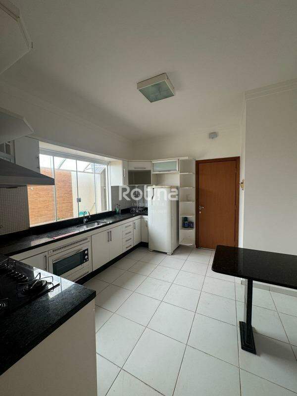 Casa Condomínio Fechado à venda, 3 quartos em Uberlândia no bairro Royal Park no valor de R$ 1.390.000,00 - Rotina Imobiliária: 
