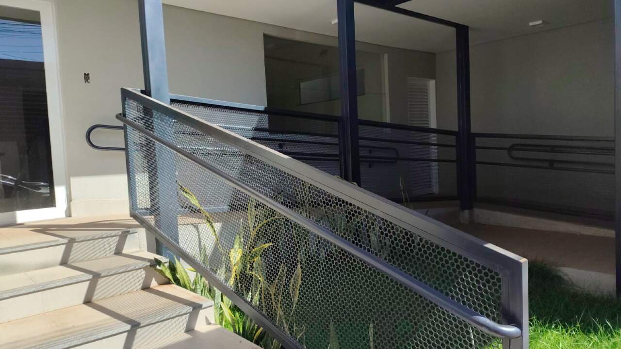 Comercial para alugar, em Uberlândia no bairro Martins no valor de R$ 7.500,00 - Rotina Imobiliária: 